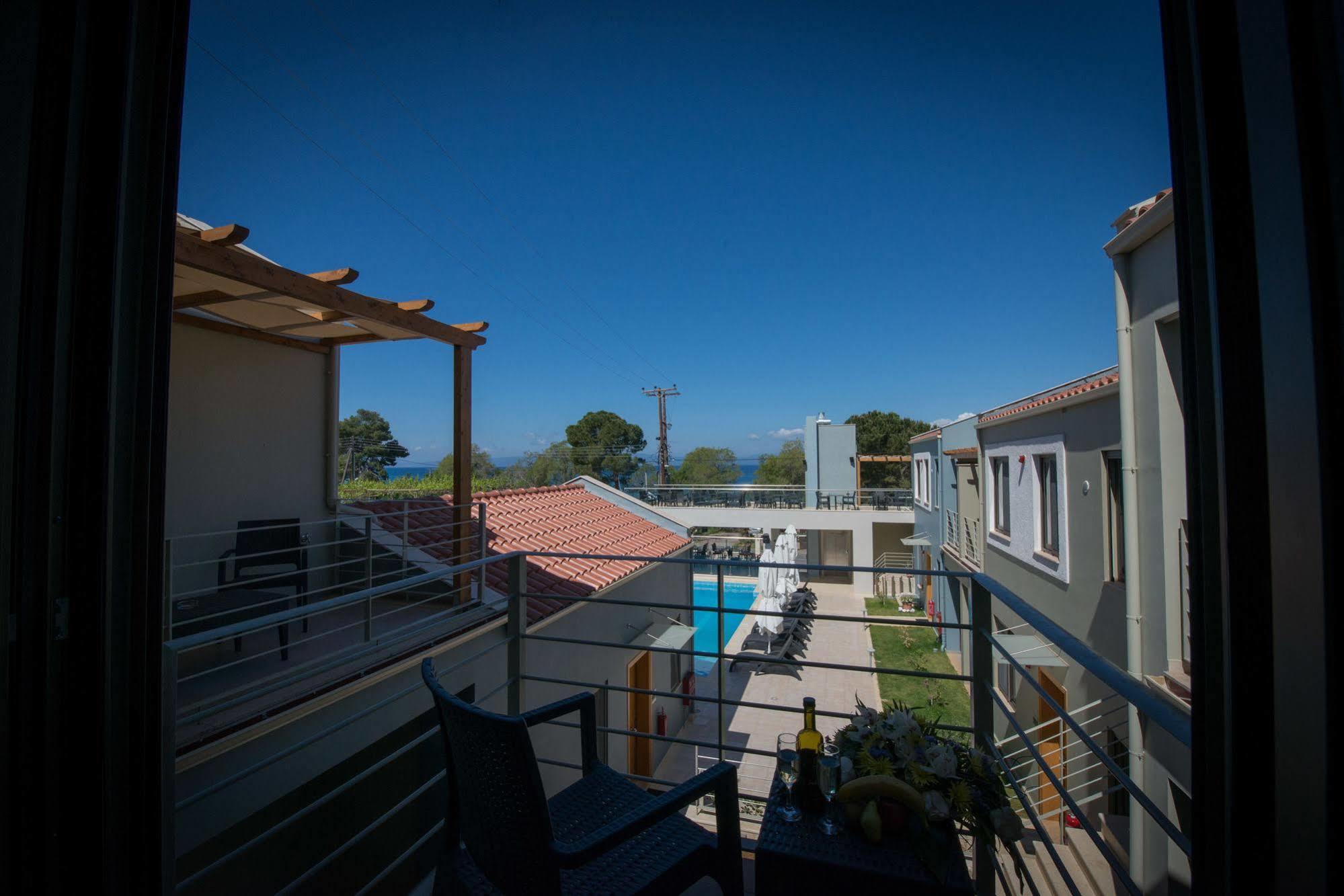 Mantinia Bay Hotel Kalamata Exterior photo